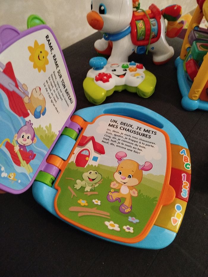 Jouets bébé. Piano de Lit ,jouets activités musicales livre et autres - photo numéro 6