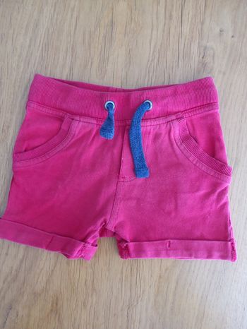 Short rouge Z  2 ans