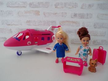 Petites poupées avec avion (J7)