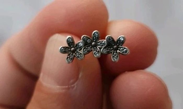 Clous d'oreilles Marguerite - photo numéro 3