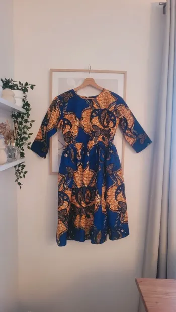 Robe mi-longue en wax neuve - Taille 42