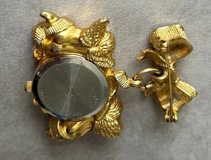 Broche montre angelots/anges savon vintage montre à quartz Japan movt - photo numéro 7