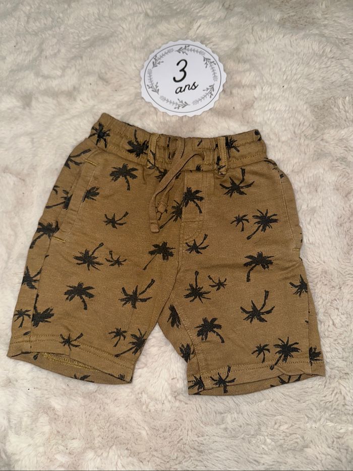 Short 3 ans