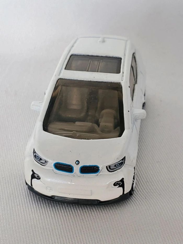 Voiture miniature Matchbox BMW i3 blanche - photo numéro 8