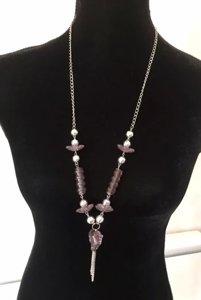 Collier argenté et mauve