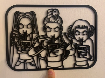 Plaque décorative K-pop Demon Hunter – Rumi, Zoey et Mira avec leur ramen