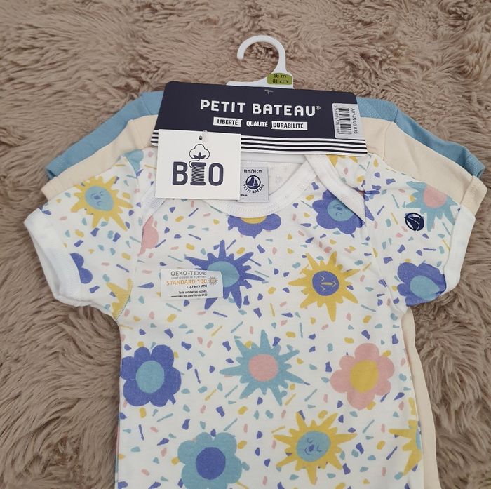 Lot de 3 bodies 18mois manches courtes Petit bateau - photo numéro 2