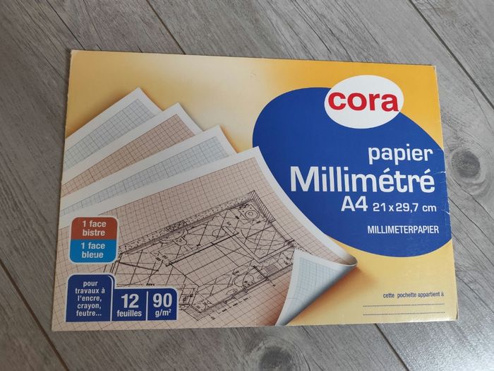 Papier millimétré cora une face bleue et une face bistre