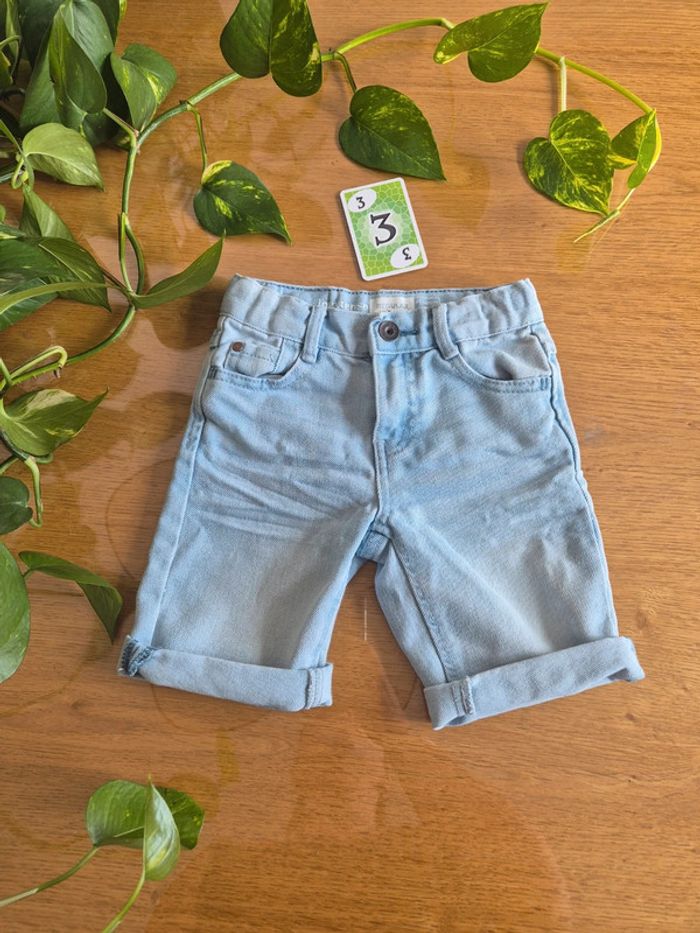 Short 3 ans