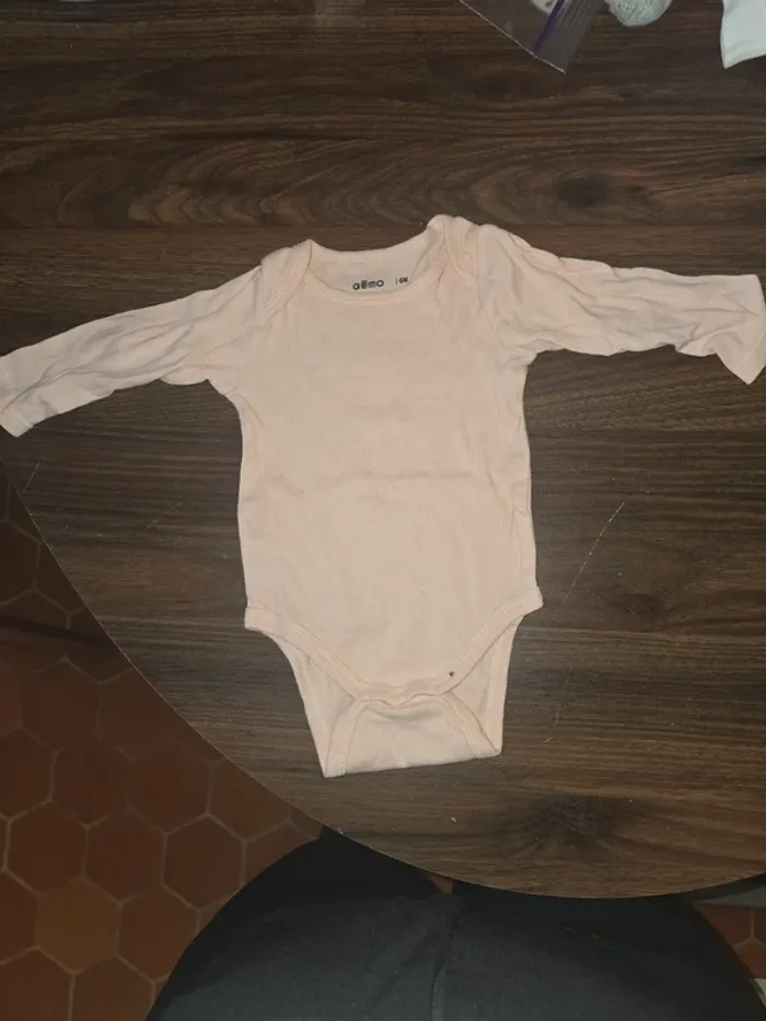 Lot de 2 bodys 6 mois - photo numéro 3