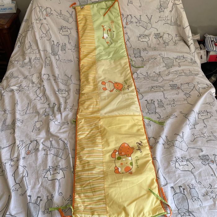Tour de lit bébé