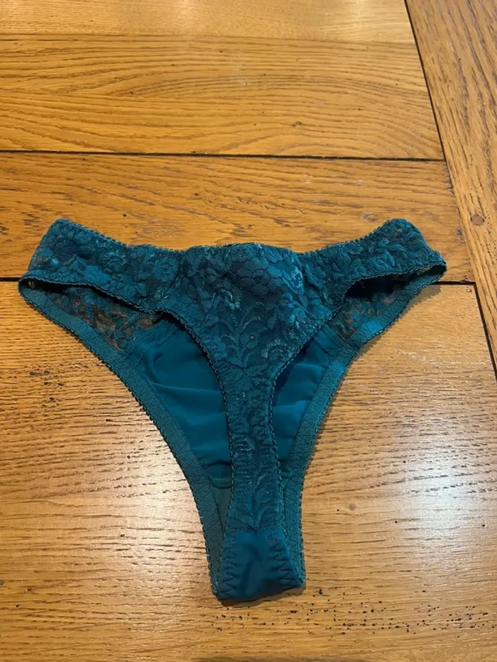 String bleu - photo numéro 2