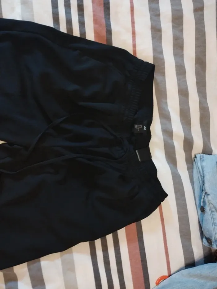 Pantalon noir - photo numéro 3