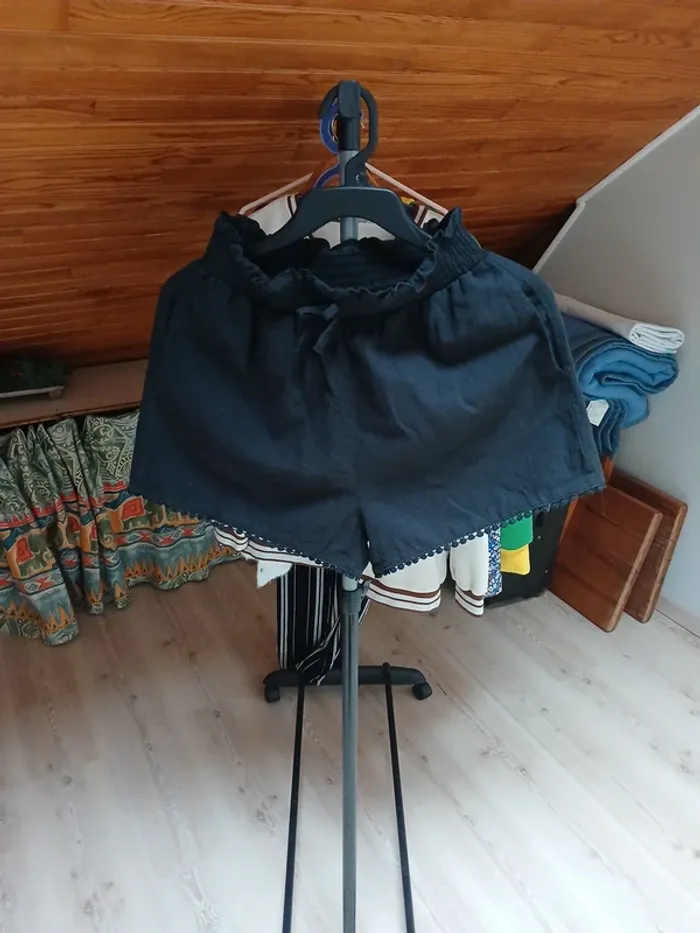 Short fille