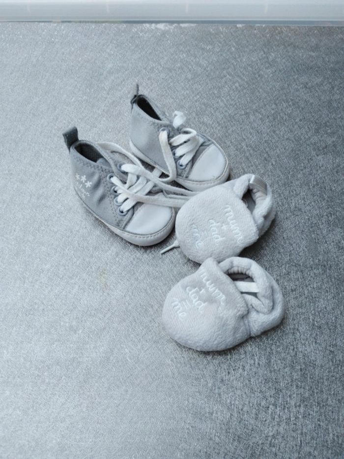 Lot 0-3 mois mixte basket et chaussons bébé Kitchoun