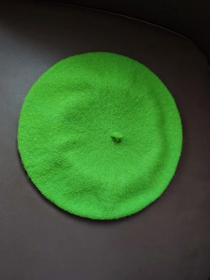 Béret laine verte typique titi parisienne