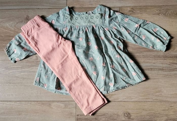 Ensemble blouse fleurie et legging taille 36 mois