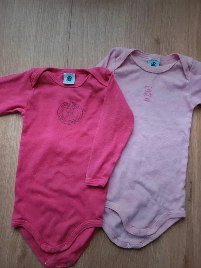 Lot de 2 bodies Petit Bateau 12 mois