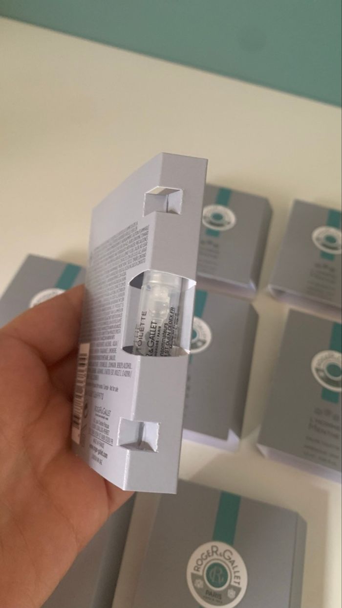 Lot de 8 échantillons  L’homme Menthe de Roger & Gallet - photo numéro 3