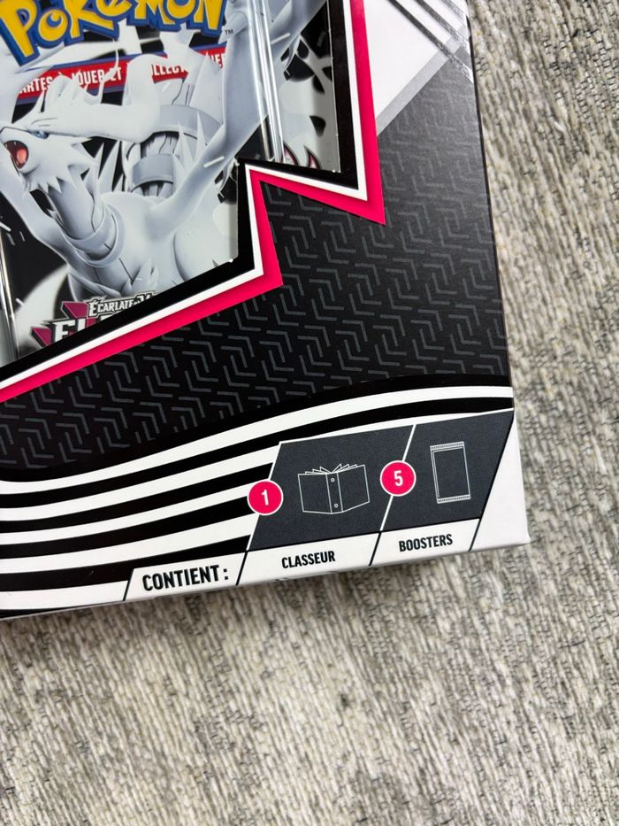 Pokémon Coffret Classeur EV10.5 Flamme Blanche - photo numéro 2