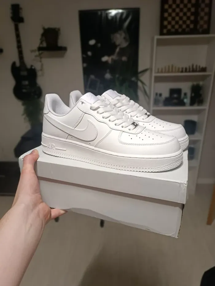 Nike Air Force 1 '07 'Triple White' Taille 40 - photo numéro 3