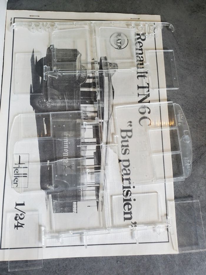 Vends bus Renault vintage au 1/24. - photo numéro 4