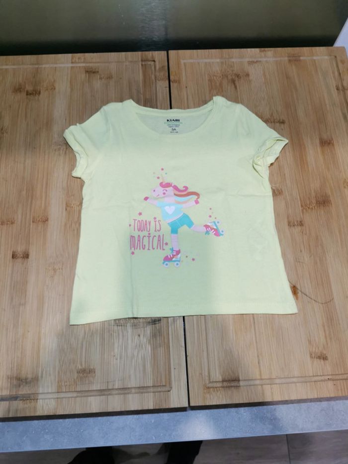 T-shirt kiabi 3 ans