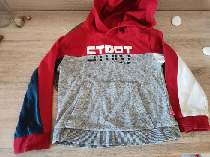 Sweat okaidi 3 ans très bon état - photo numéro 2