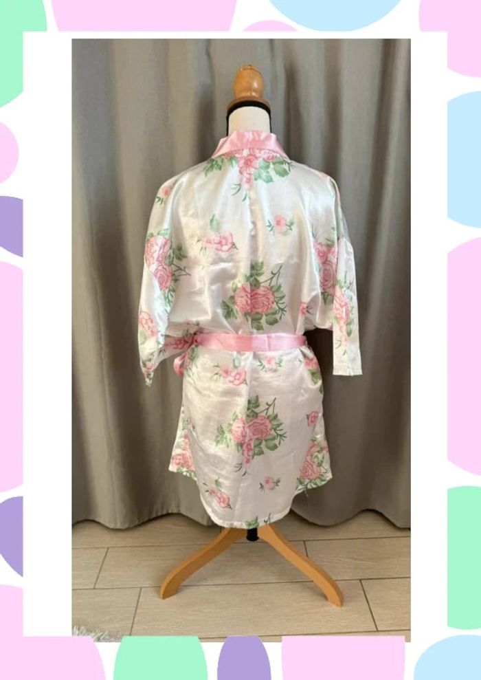 Kimono fleuri satiné 💐 | Taille unique - photo numéro 2