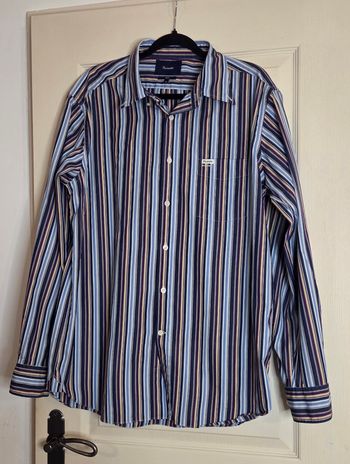 Chemise Façonnable Club XL – 100 % coton – Rayures bleu marine / jaune / prune – Élégance française