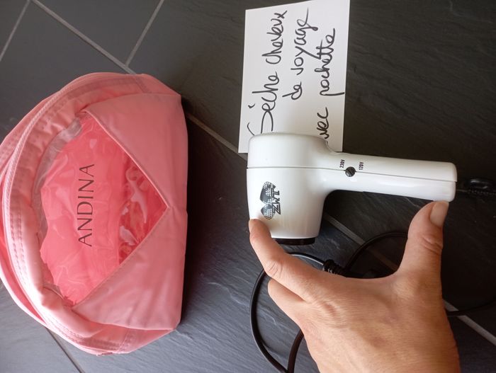 Sèche cheveux de voyage Neuf avec pochette - photo numéro 5