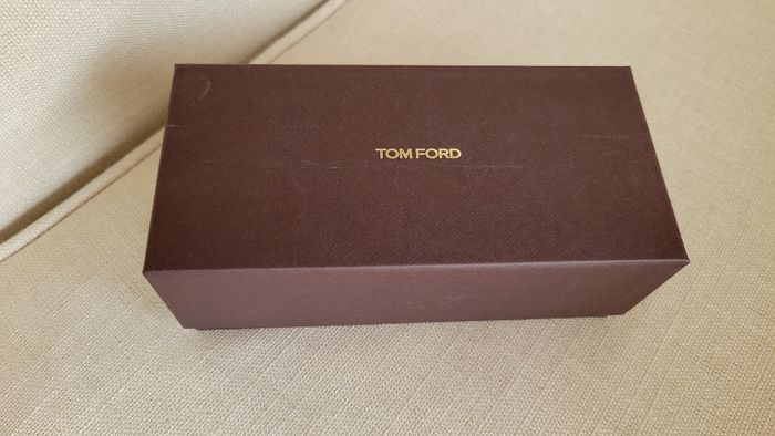 Étui à lunettes Tom Ford noir neuf avec lingette et boîte - photo numéro 6