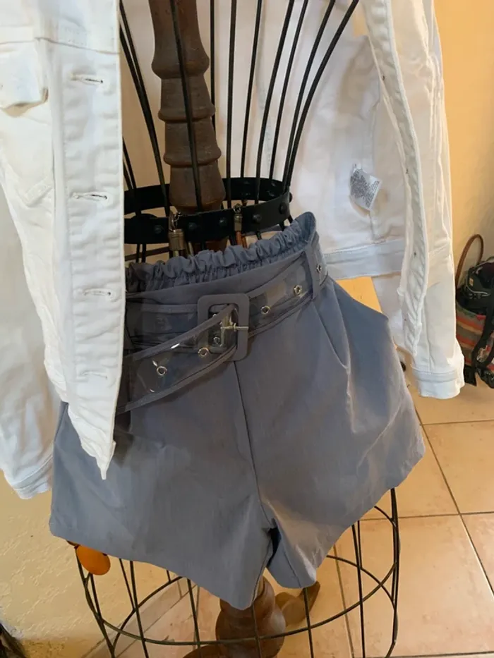 Shorts bleu ciel gris et beige taille M - photo numéro 4