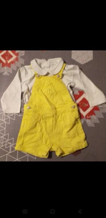 Ensemble tee-shirt manches longues et salopette short