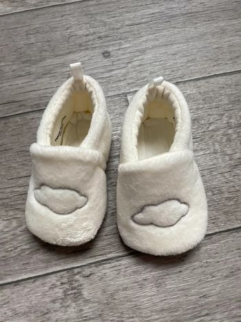 Chaussons 6 mois ecru nuages kiabi