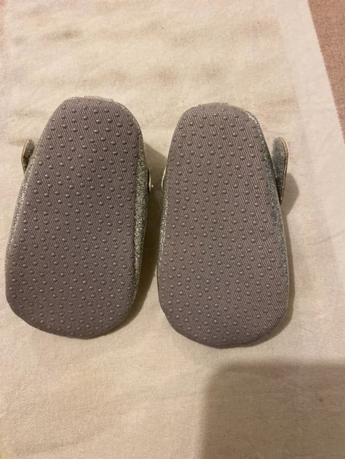 Chaussures bébé fille taille 18 - photo numéro 3