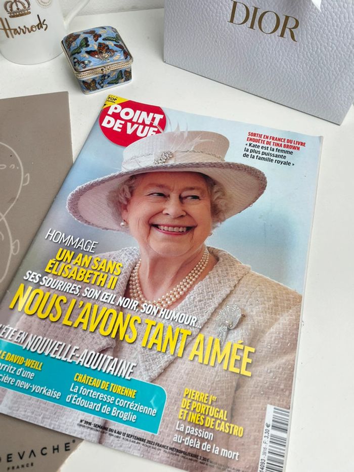 Point de vue magazine - un an sans Elizabeth II