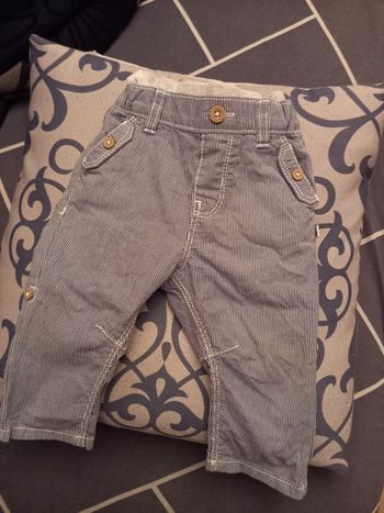 Pantalon rayé bleu marine en 6 mois