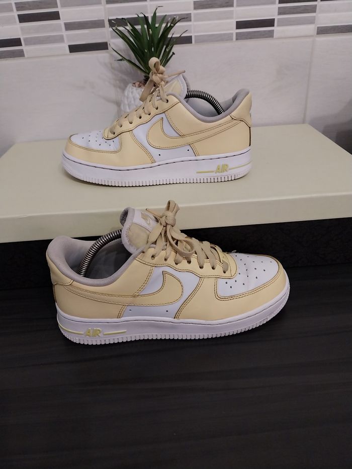 Baskets AIR force taille 37.5