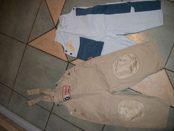 Lot vetements garçon taille 2 ans 24 mois, salopette, surpyjama clayeux