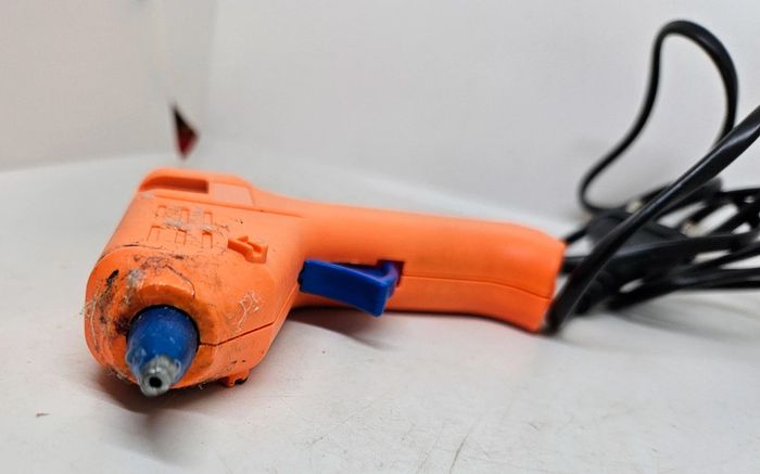 Pistolet à colle.
En l'état. - photo numéro 7