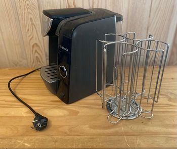 Bosch TASSIMO Cafetière et Porte-dossettes 32€ les 2 ou je peux me séparer.