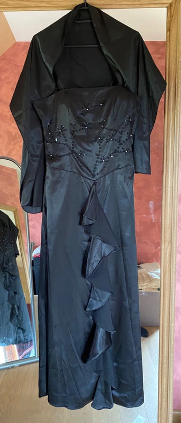 Robe soirée taille 40 + châle - photo numéro 2