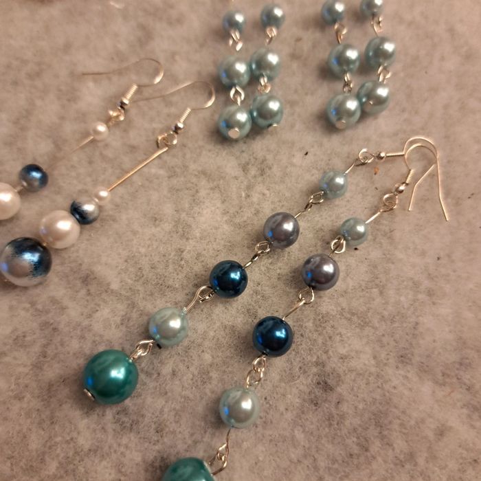 Boucles d'oreilles pendante avec perles nacré multicolore - photo numéro 7