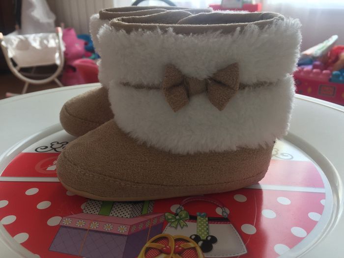 Chaussons bébé fille, fausse fourrure,  pointure 19