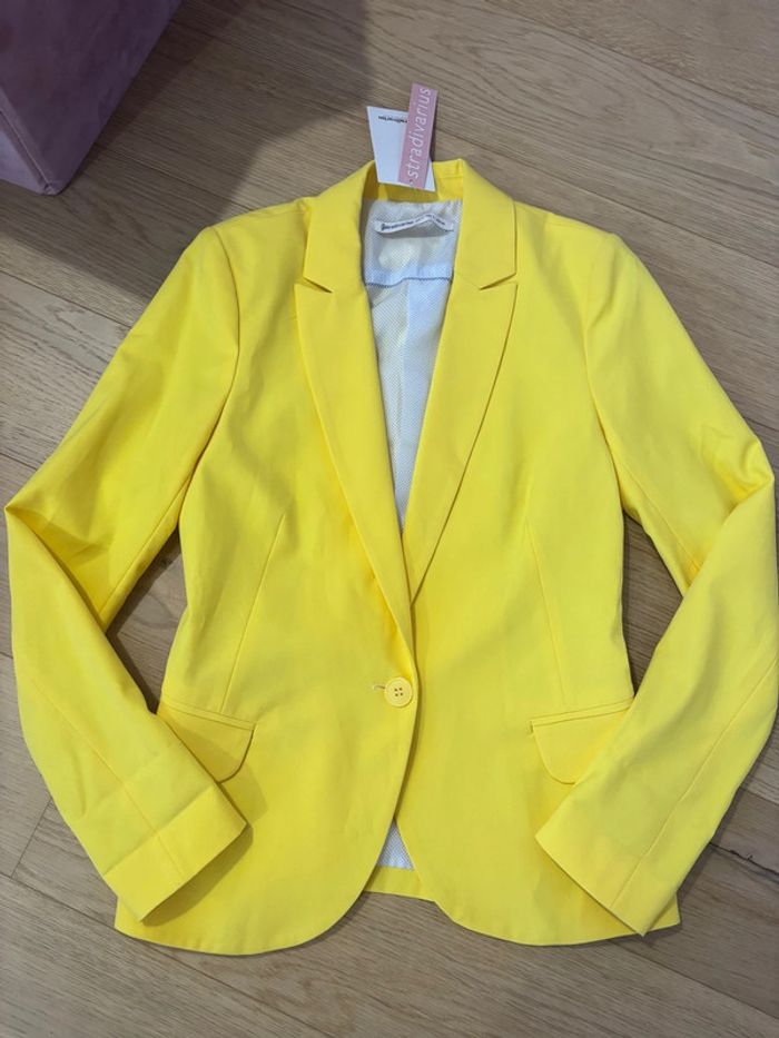 Neuve - Veste jaune Stradivarius taille S