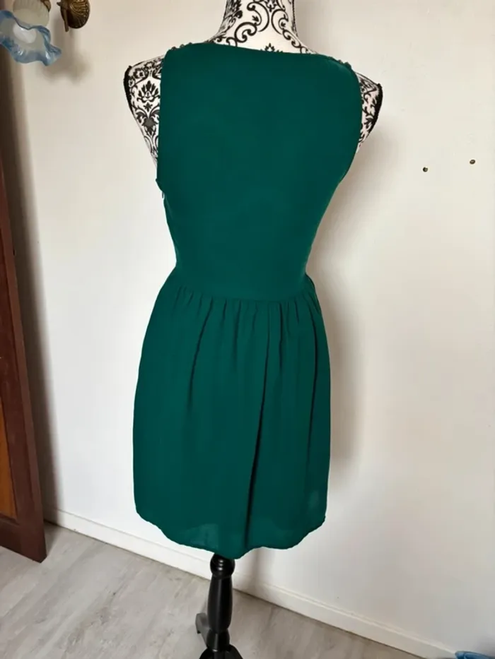 La petite robe verte Zara taille 34 - photo numéro 6