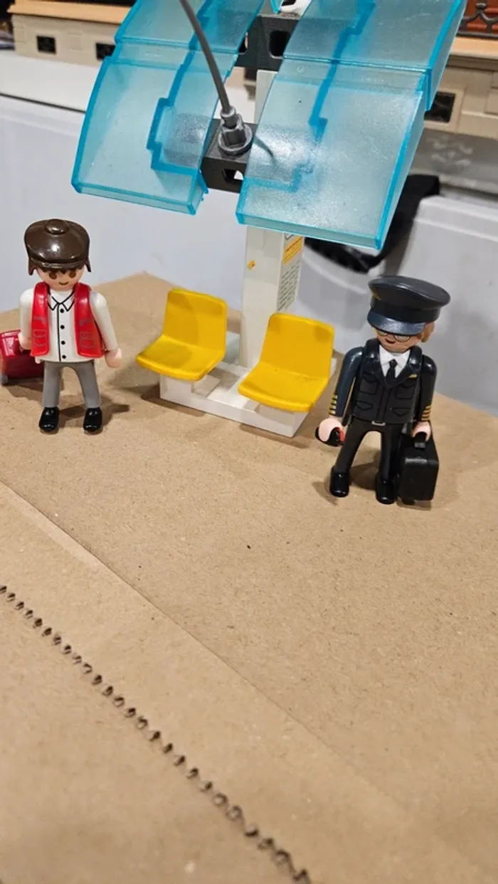 Quai de bus playmobil - photo numéro 3