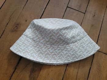 Bob été - Blanc et beige - H&M