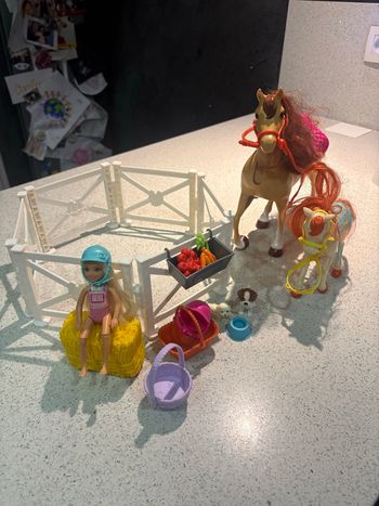 Barbie fait de l’équitation 